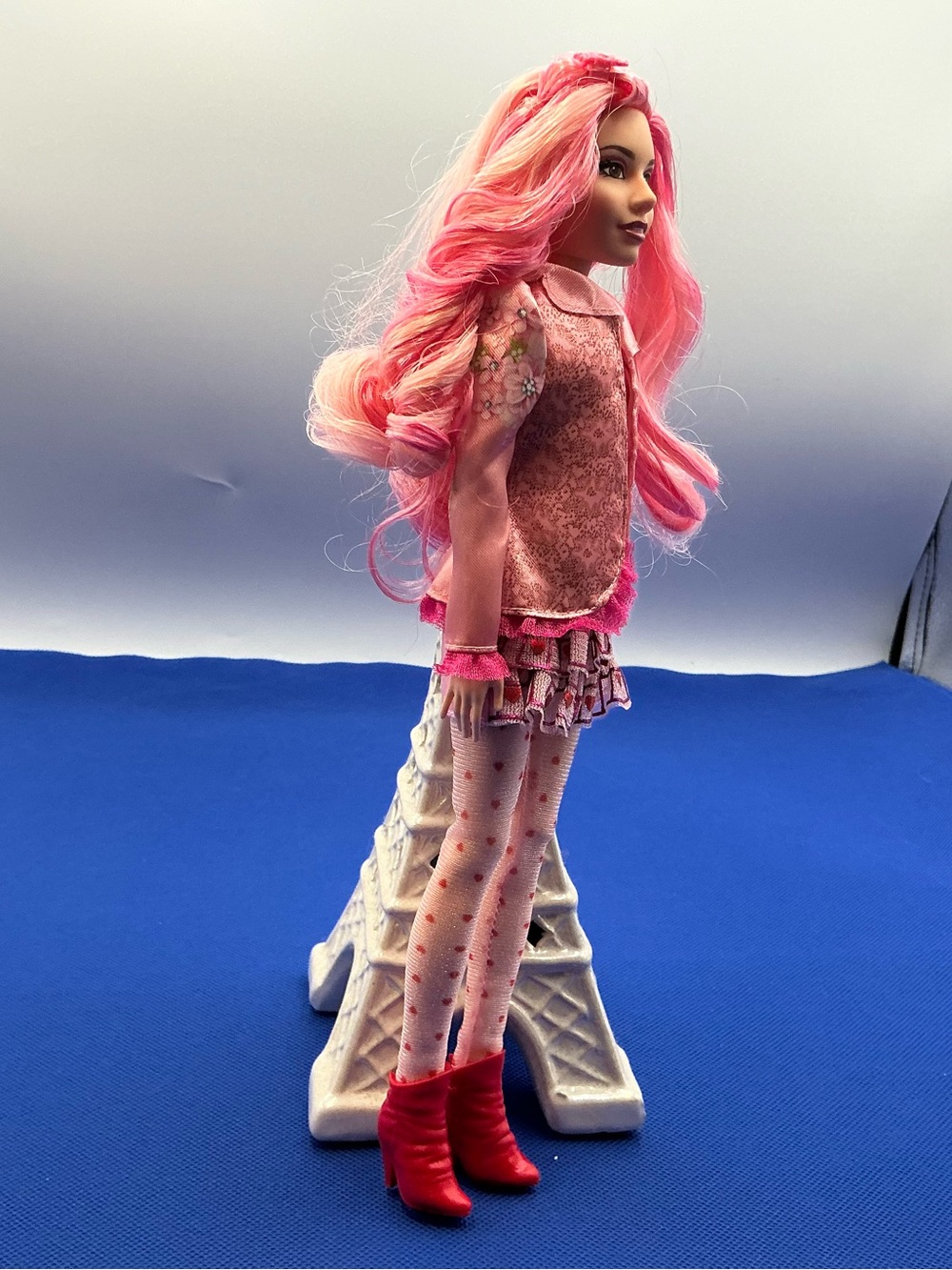 Disney Rise Of Red Doll DESCENDANTS - Picture 4 of 5